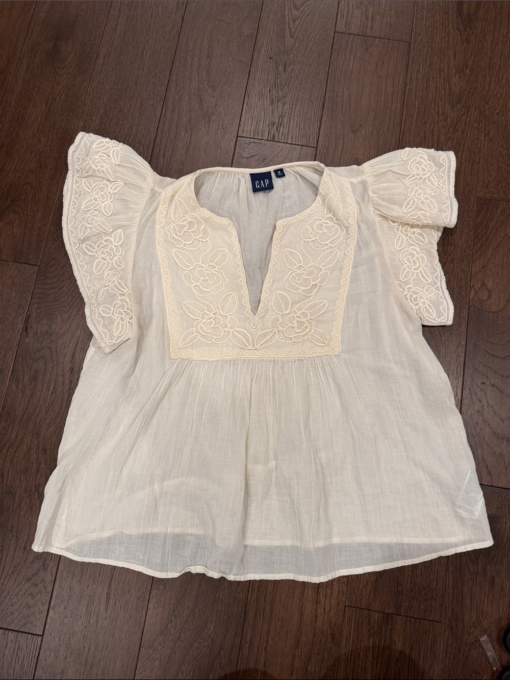 GAP Cream Crinkle Gauze Embroidered Cropped Shirt Medium - C27-180
